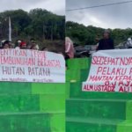 AKSI BLOKADE JALAN WARGA BANEMO MELAWAN