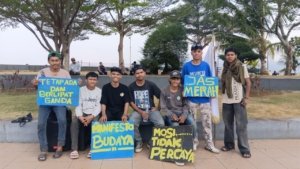 Merawat Ingatan Kolektif: BEM FIB UNKHAIR Bersama UKM LEKSAS FIB Gelar Refleksi September Hitam di Landmark Ternate