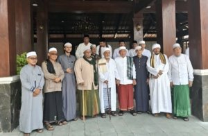Dari Hadramaut ke Moloku Kie Raha: Jejak Rihlah Hadramaut ke Moloku Kie Raha: Jejak Rihlah Dakwah Dr.Al-Munshib Al-Habib Abdurrahman bin Muhammad Adam Assegaf Dr.Al-Munshib Al-Habib Abdurrahman bin Muhammad Adam Assegaf di Ternate
